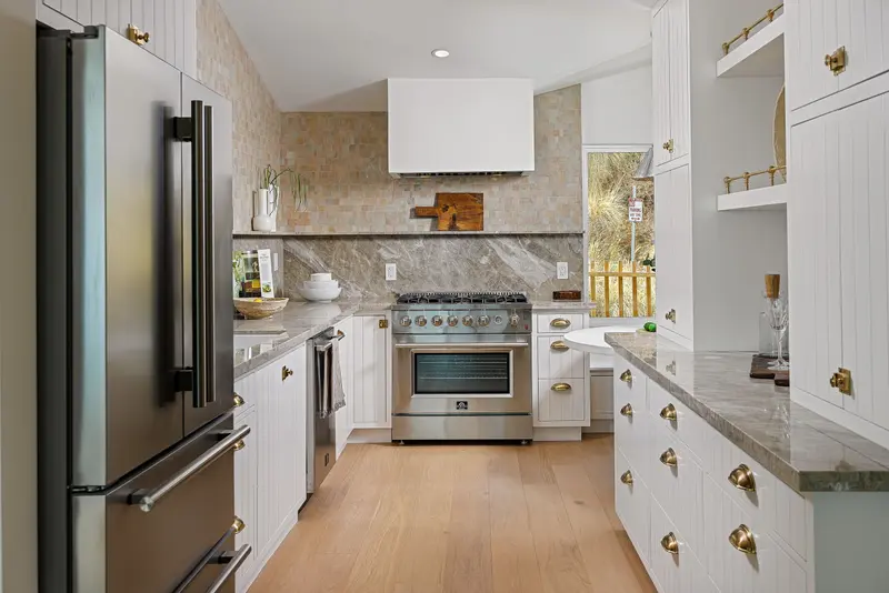 Kitchen with stone tile backsplash — Laguna Beach real estate photography