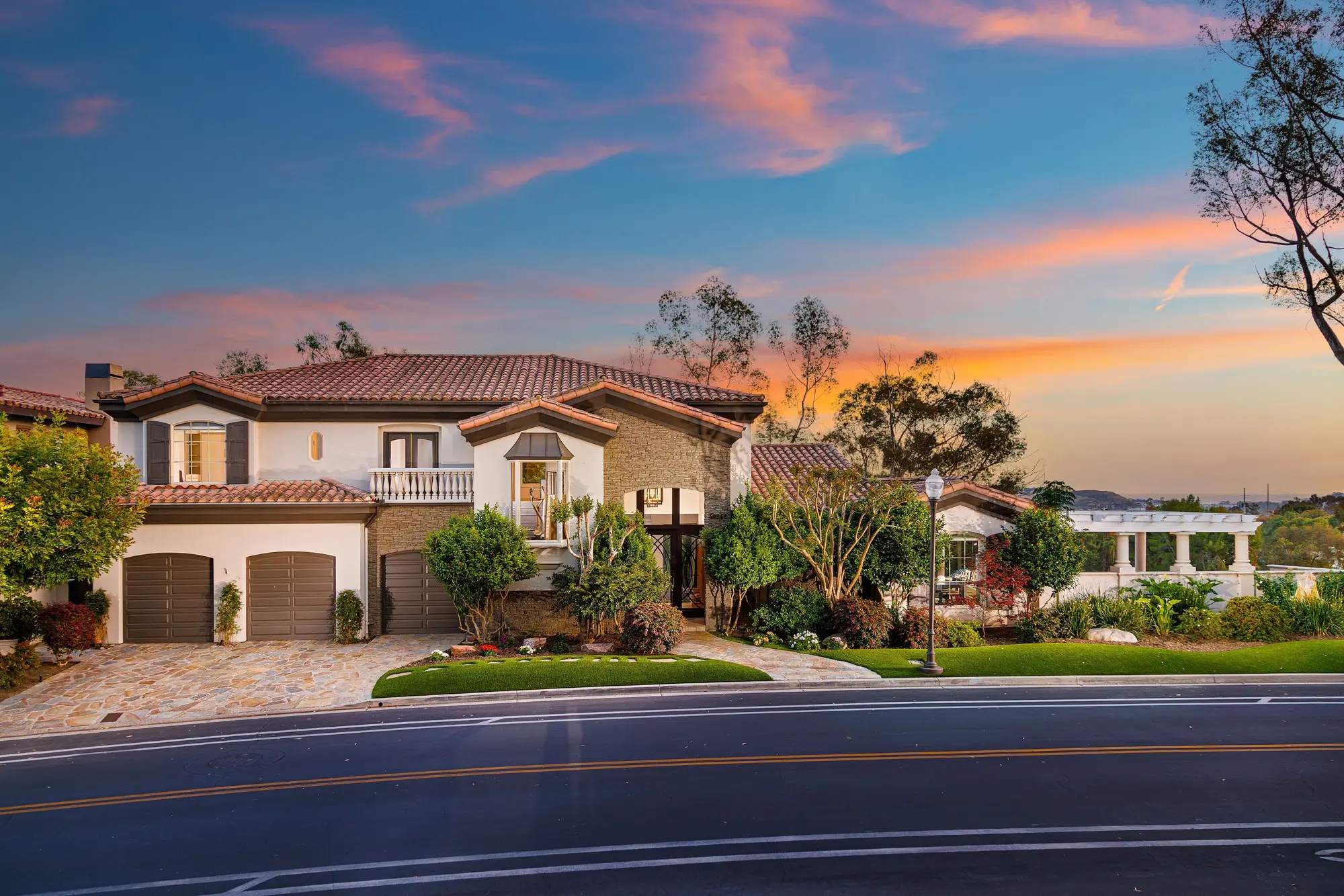 Fairway to the Front Door — exterior, Marbella Country Club, San Juan Capistrano real estate photography