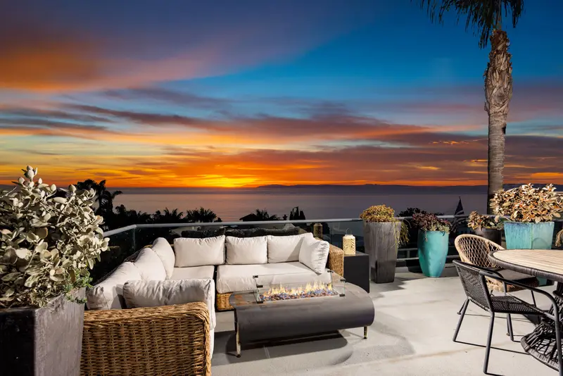 Ground-level patio lounge — Laguna Beach real estate photography